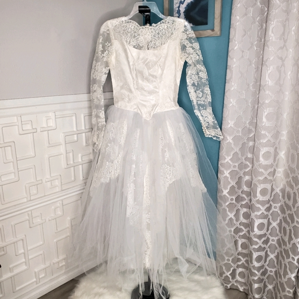 Vintage lace & tulle wedding dress